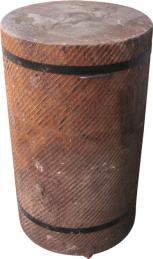 Разрубочная колода дуб H 100 cм., D 55-65 см. на деревянных брусьях